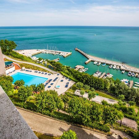 Albergo Capo Est Gabicce Mare Exterior foto