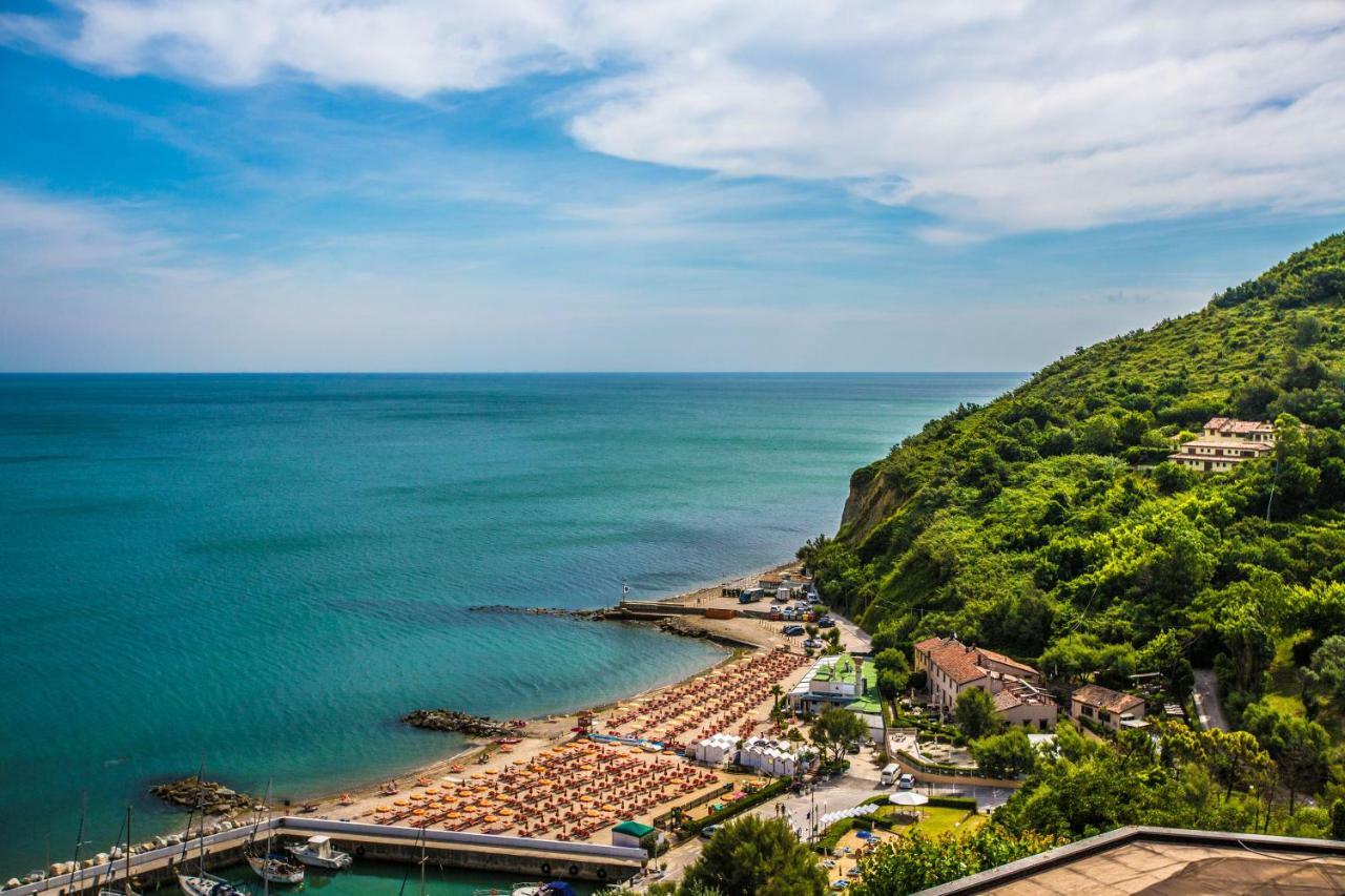 Albergo Capo Est Gabicce Mare Exterior foto