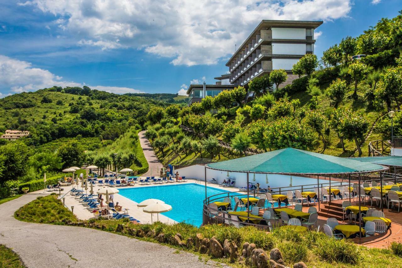 Albergo Capo Est Gabicce Mare Exterior foto