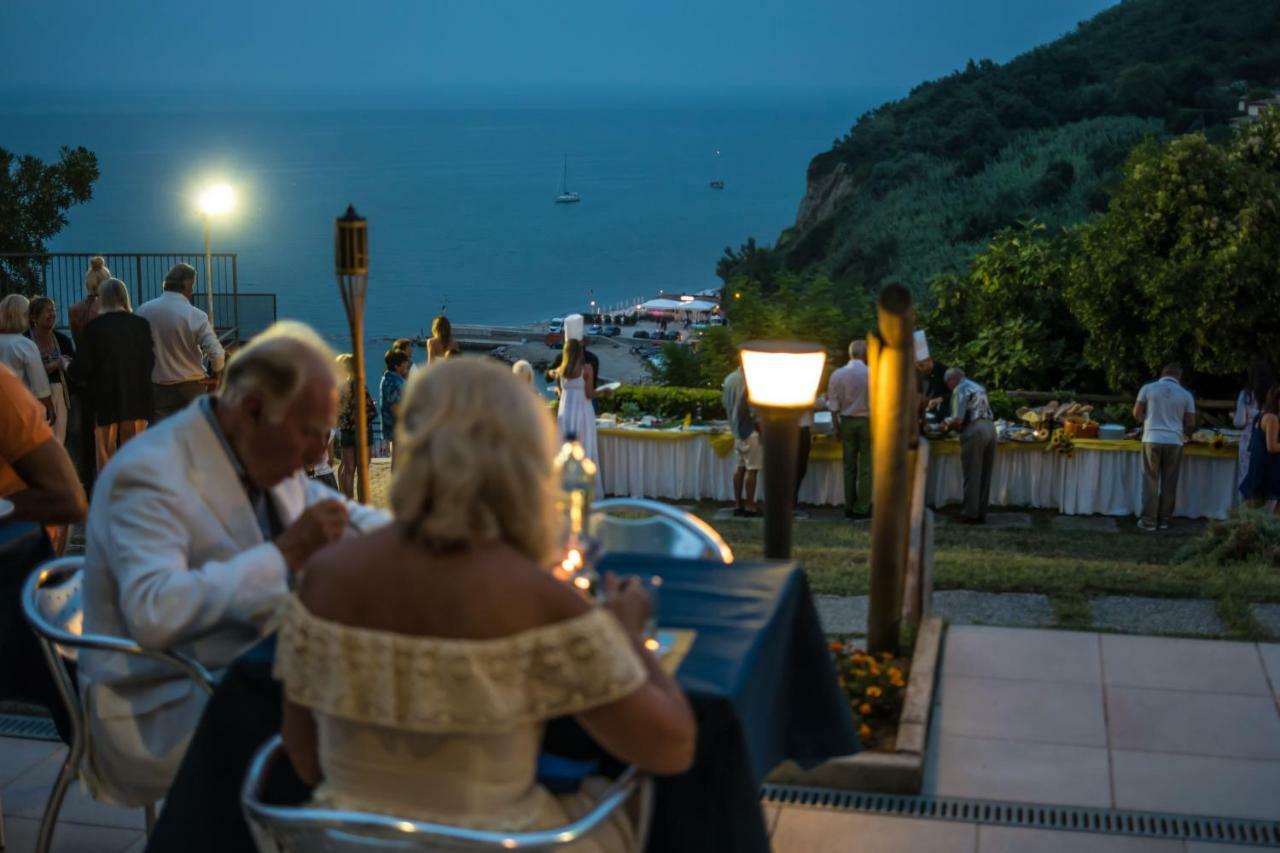 Albergo Capo Est Gabicce Mare Exterior foto