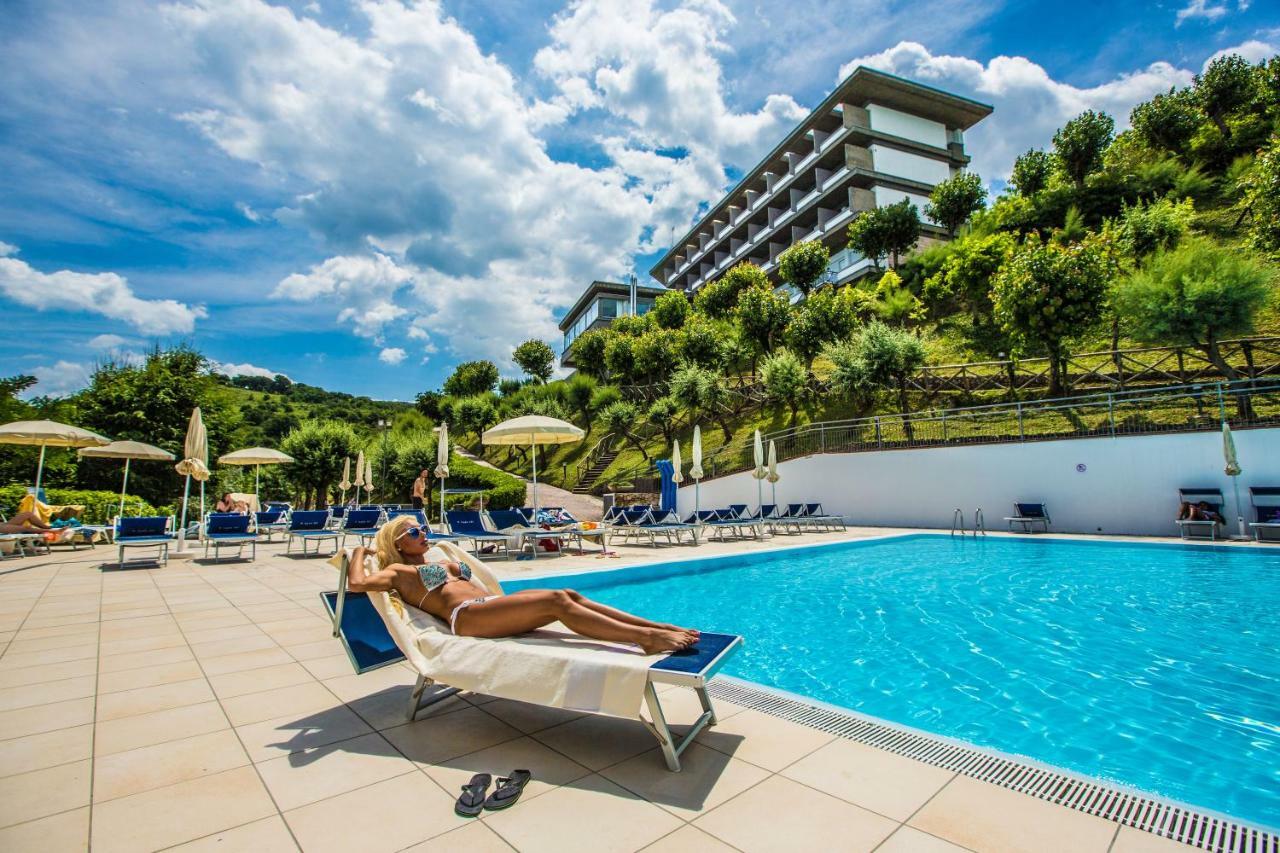 Albergo Capo Est Gabicce Mare Exterior foto