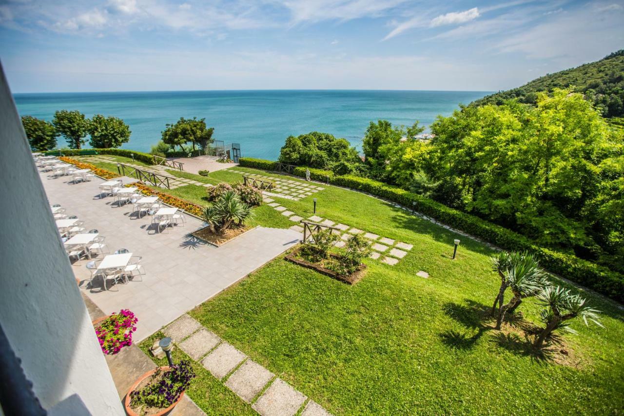 Albergo Capo Est Gabicce Mare Exterior foto