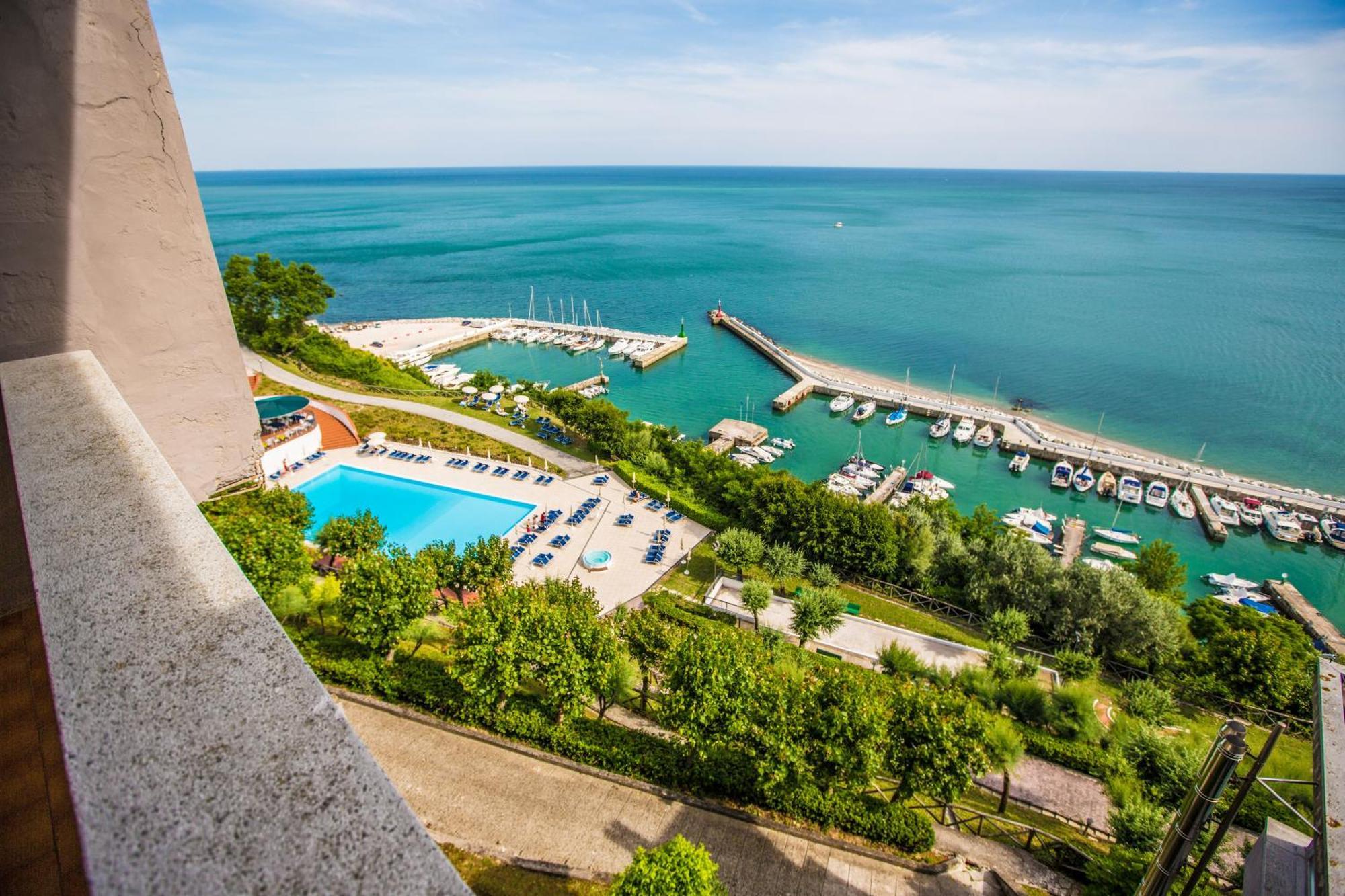 Albergo Capo Est Gabicce Mare Exterior foto